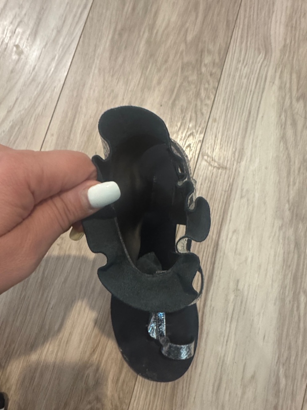 Women’s Silver Ruffle Toe-Loop Sandals - Picture 1 of 5